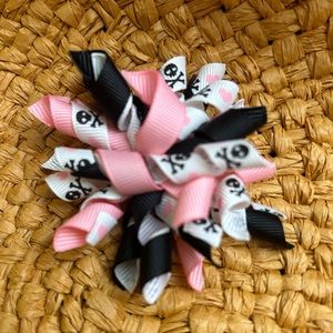 Pink, black, white skull Halloween hair korker bow clip, boutique NEW